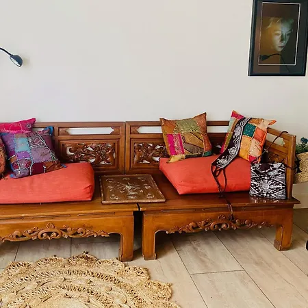 Stunning Island With African Asian Vibe Oude Meer